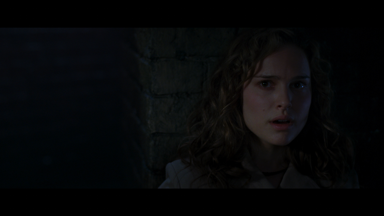 V.for.Vendetta.2005.2160p.UHD.BDRemux.TrueHD.Atmos.7.1.HYBRID.DoVi-DVT.mkv_000819.702