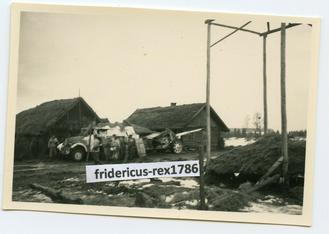 Foto HKL 1944 Pz Jäg Abt. Ostfront Geschütz Kanone Pak.