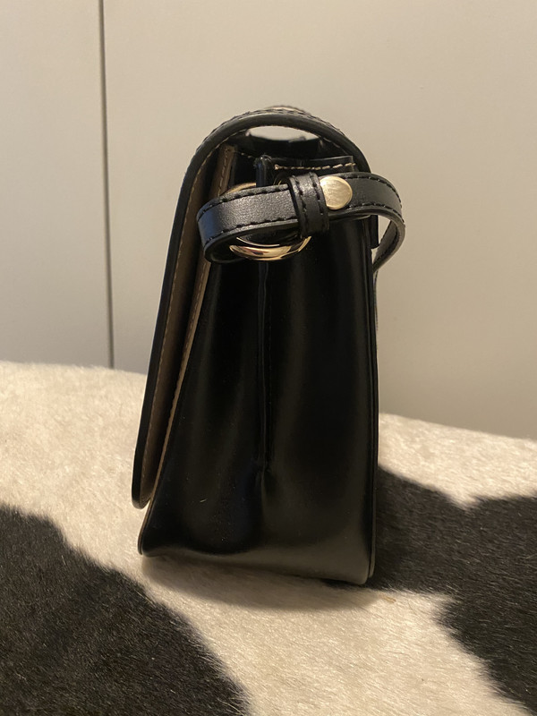 4C89911D-EC8B-4B67-8FF5-931118405996