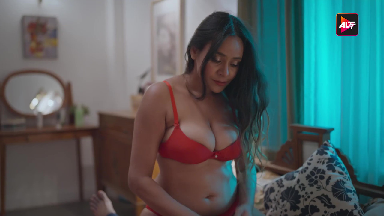 vlcsnap-2025-05-13-01h38m34s165