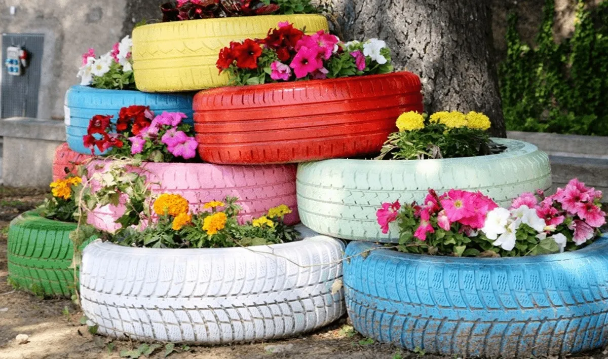 Recicla y crea macetas bonitas con objetos caseros: 3 ideas fáciles y económicas