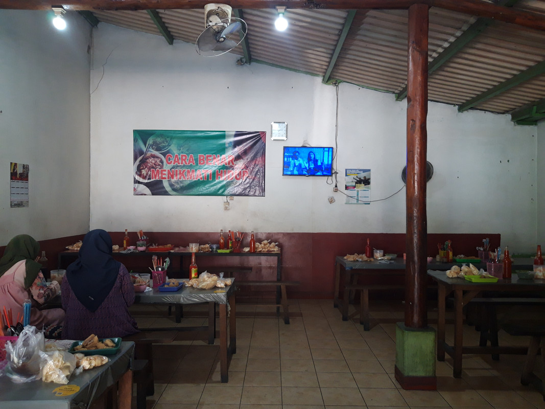 Suasana di Mie Ayam Adik Dewi, Rabu (21/8/2019).