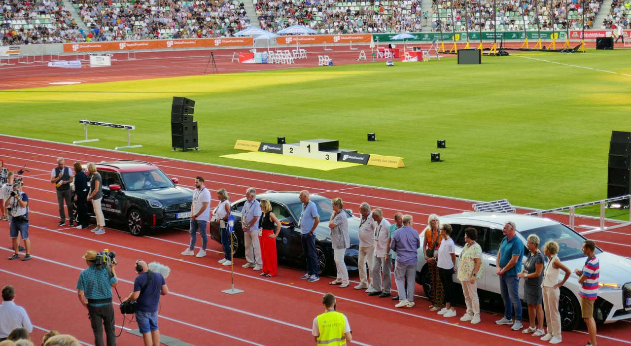 Bild: https://i.postimg.cc/d1kf66Bn/P1220586.jpg