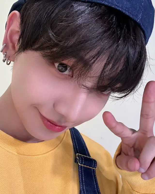 20250425_041647_copy_1853x2316