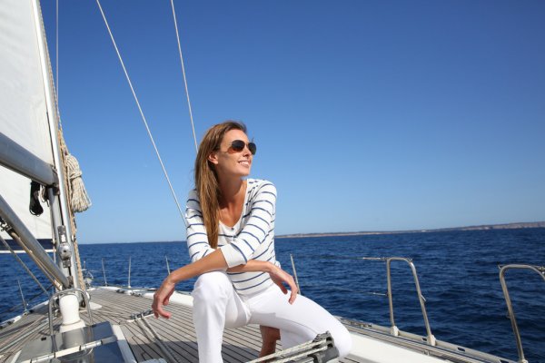 depositphotos_47818813-stock-photo-woman-enjoying-sailing (1)