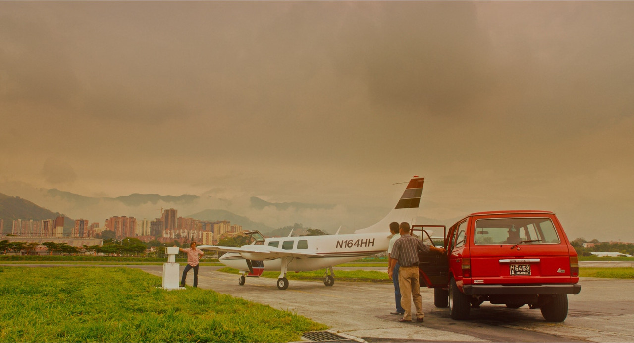 American Made 2017 (1080p x265 10bit Tigole).mkv_snapshot_00.15.