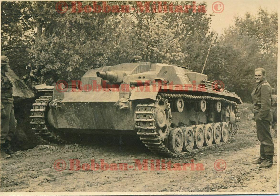 Russland Sturmgeschütz-Abteilung STUG III Rast vor Sewastopol