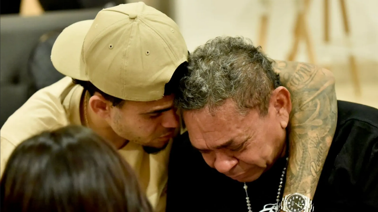 Video: La emotiva celebración del papá de Luis Díaz por doblete vs Brasil