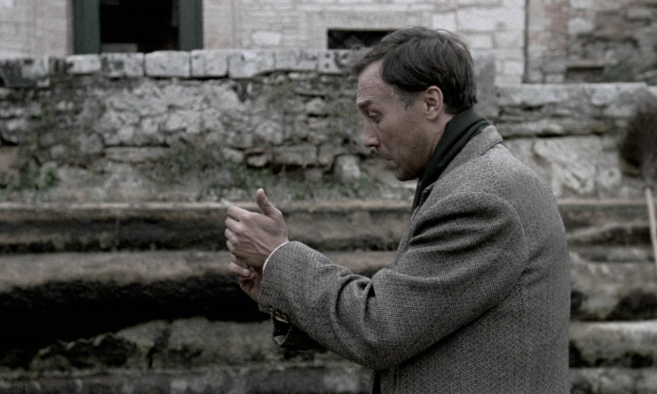 Nostalgia (1983).mkv_snapshot_02.00.04_[2018.03.24_13.17.31]