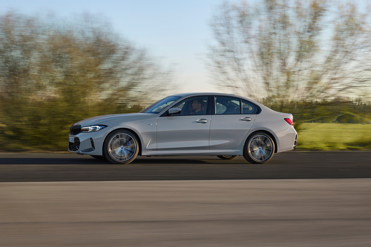 P90462498_highRes_the-new-bmw-3-series