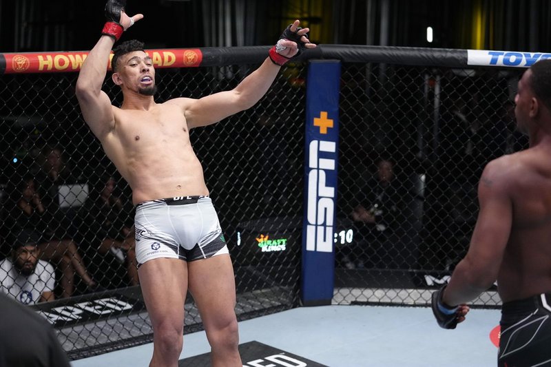 Медицински почивки след UFC Fight Night: Уокър - Хил