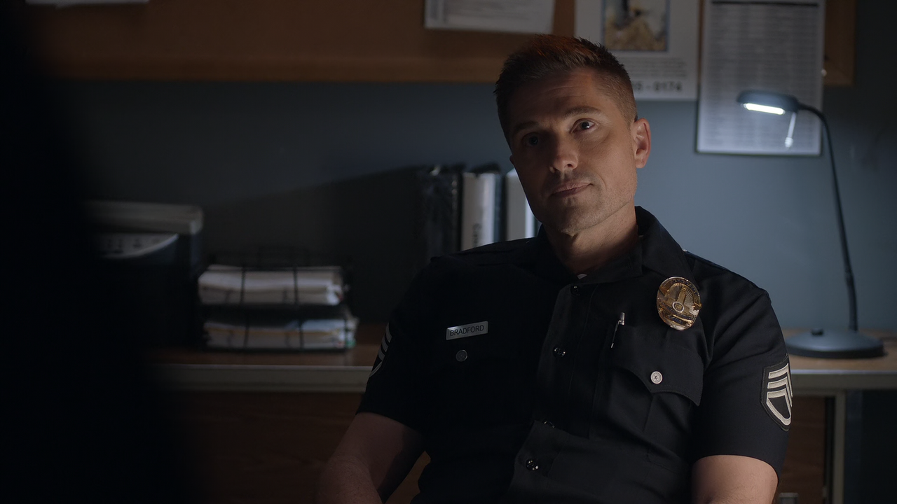 The.Rookie.S05E16.Exposed.1080p.10bit.AMZN.WEB-DL.DDP5.1.HEVC-Vyndros.mkv_snapshot_39.09_[2023.02.23