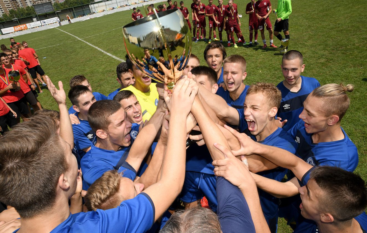 7E14F121-723A-4A2C-872F-94C81A52E42E