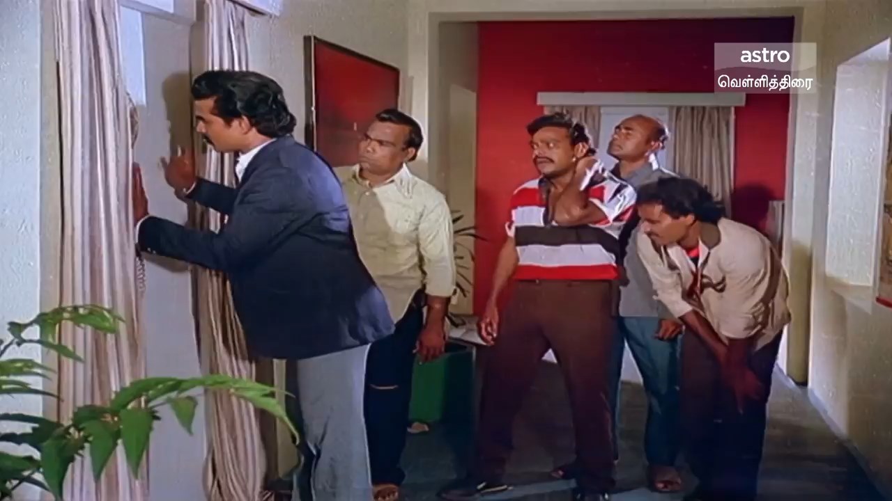 Dharmathin Thalaivan 1988 WebRip [Tamil] 480p, 720p Screenshot
