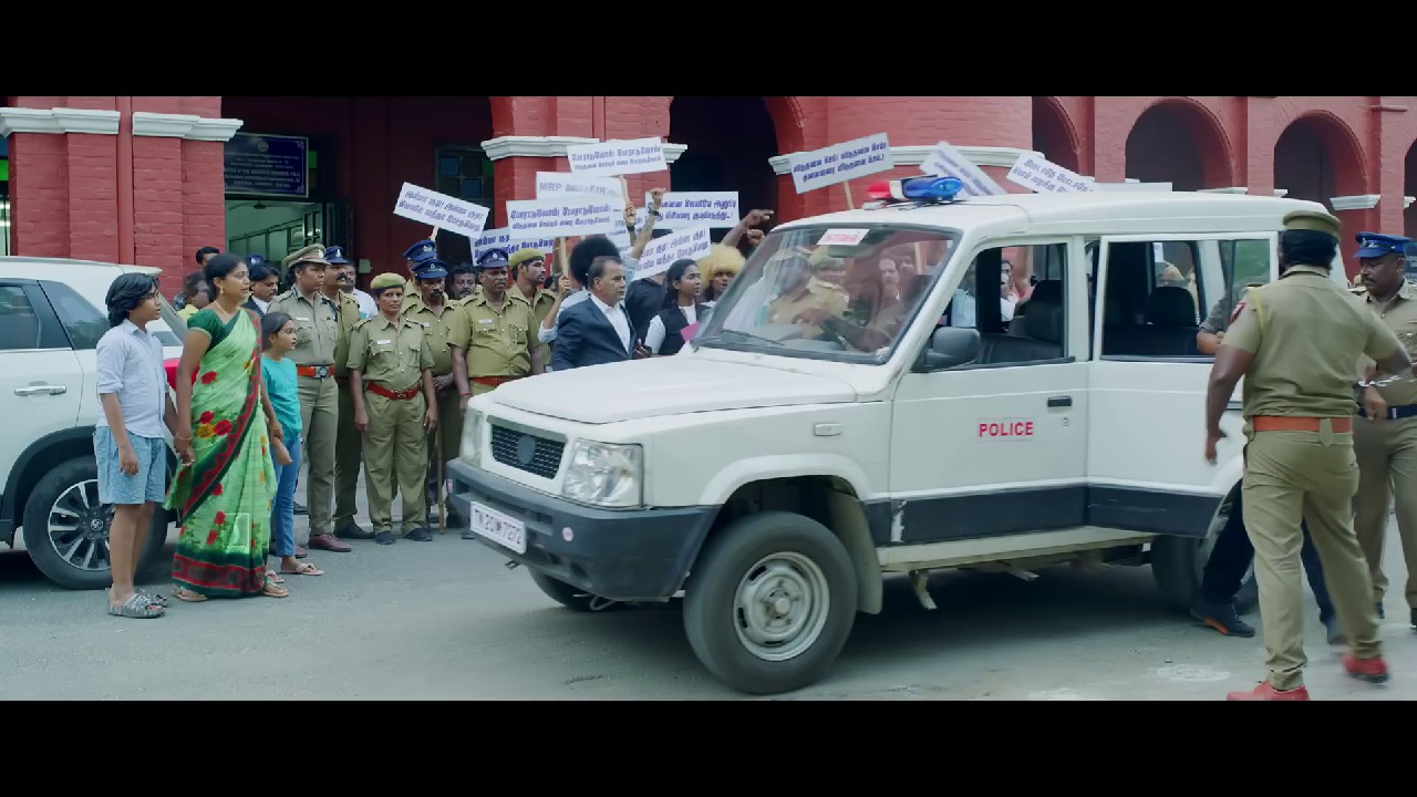 Sarakku-2023-Tamil-WEB-DL-1080p-x264-AVC-AAC-2ch-mkv-0003