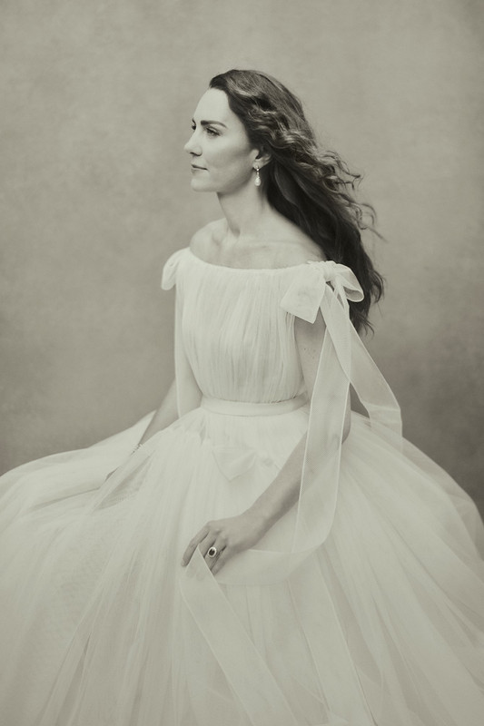 Kate Middleton compie 40 anni, i ritratti di Paolo Roversi  