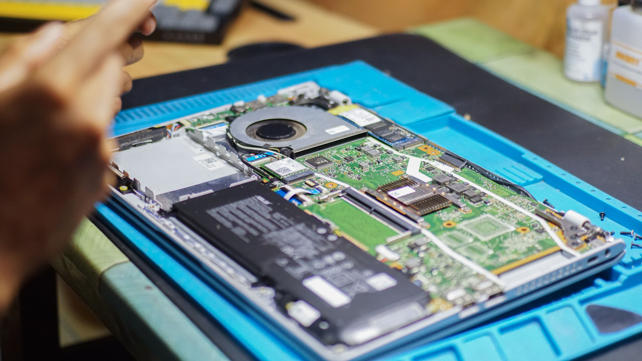 Make your batteries last: the simple rules for phones and laptops