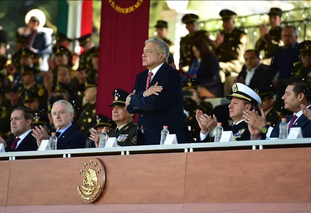 Norma Piña la gran ausente en ceremonia de Día de la Bandera; Gertz Manero acompaña a AMLO