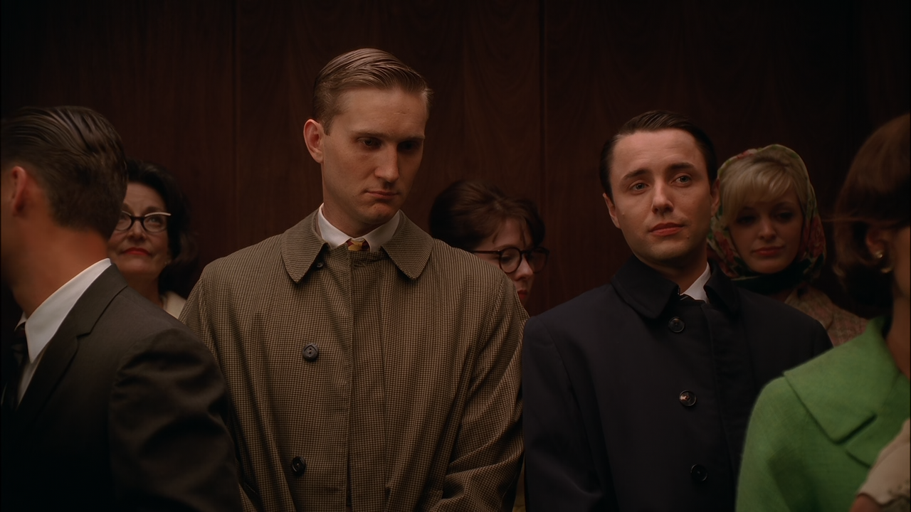 Mad.Men.S03E01.Out.of.Town.1080p.10bit.BluRay.AAC5.1.HEVC-Vyndros.mkv_snapshot_19.32_[2020.08.10_19.