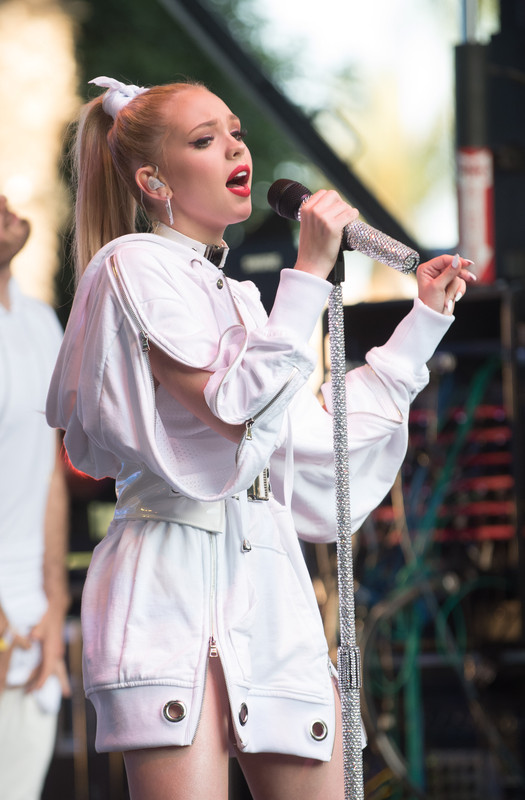 jordyn-jones-9th-annual-vidcon-convention-in-anaheim-62118-6