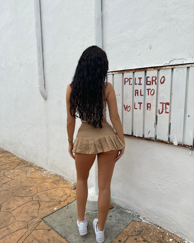 فانيسا رينهارت تتألق بإطلالات ساحرة وجريئة  Vanessa-rhd-1718891048772