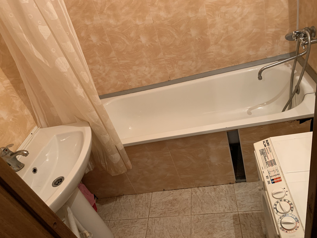 C432914F-0DE9-442E-9CA5-0F26D29814EC