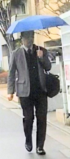 集団ストーカーの珍ポジ直しズボンごそごそ痴漢盗撮防犯カメラハッキング朝鮮スパイおじさん