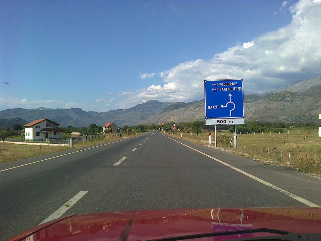 Albanija ... sa spuštenim krovom i BG tablicama ... Fotografija2120