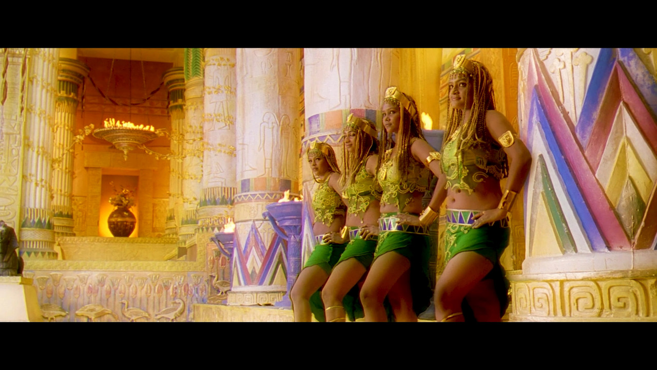 Nayanthara Hot Song 02 From Kuselan 2008 4k.mp4_snapshot_00.05_[2020.12.02_22.28.20]