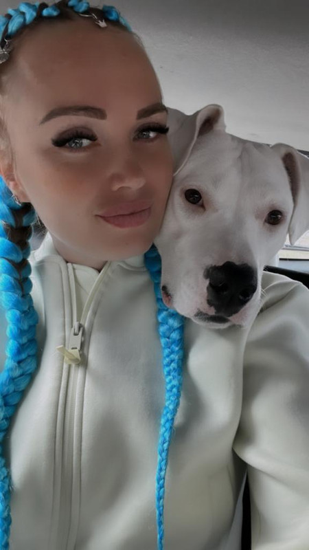 E2F19724-6884-44C5-BB73-1AA3C3F15A1B