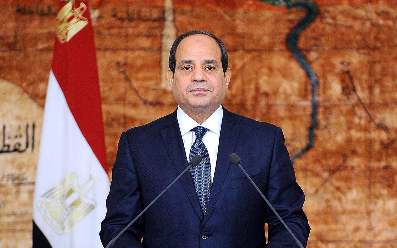 السيسي: حافز 500 جنيه لموظفي الدولة ويزيد «50» لكل درجة