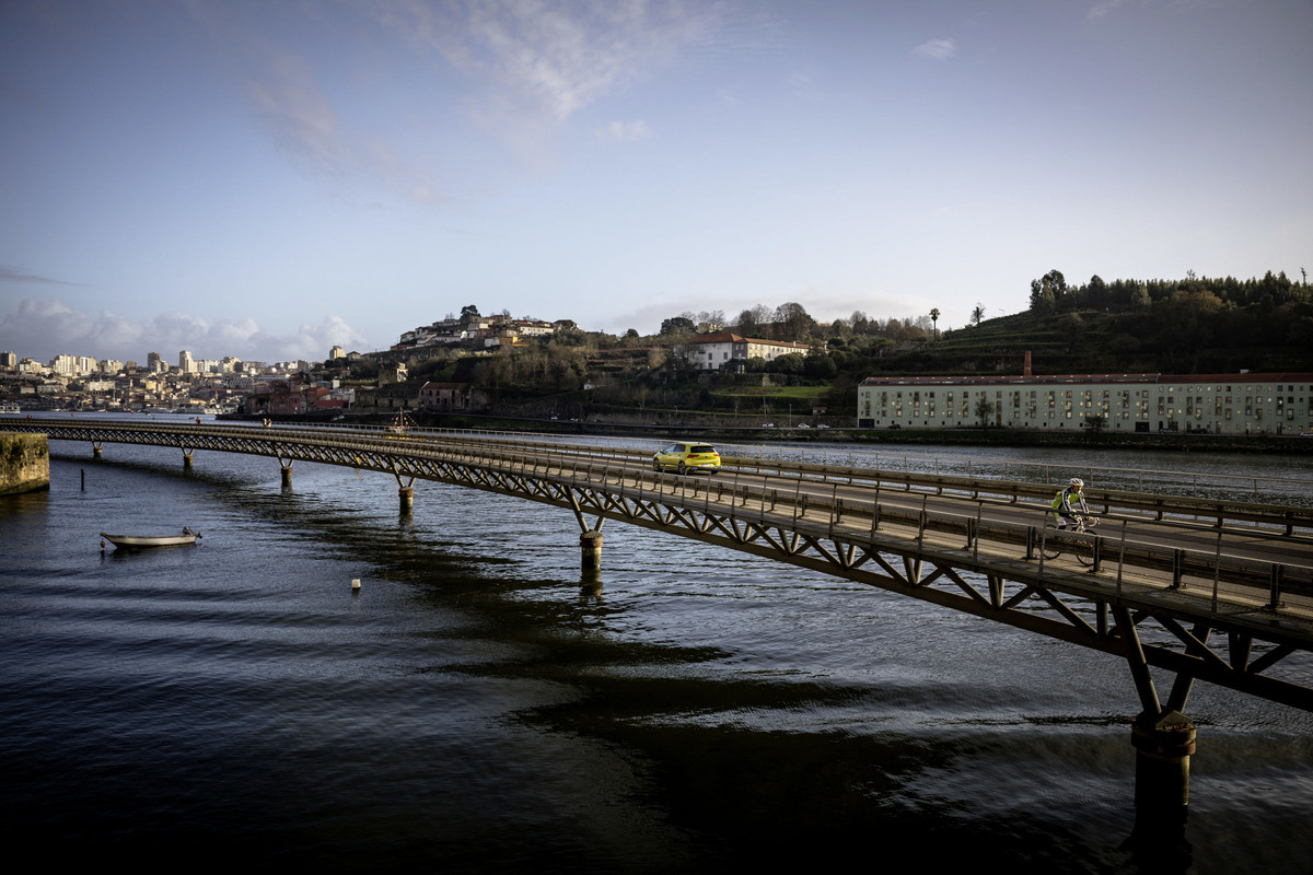 DB2019AU02122_overfull