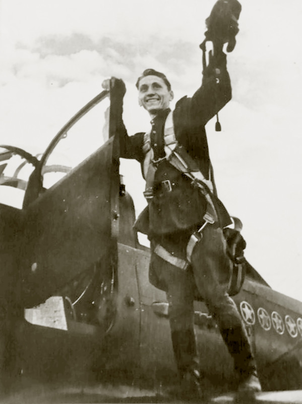 Bell-P-39-Airacobra-28IAP-318IAD-PVO-VG-Bezyaev-Western-Air-Defense-Front-1944-01