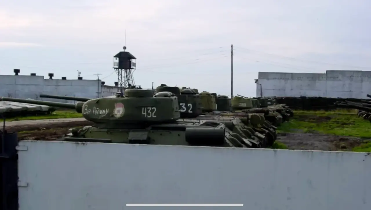 T-34/85 du Laos T-34-85-stockage-en-Russie-webp2