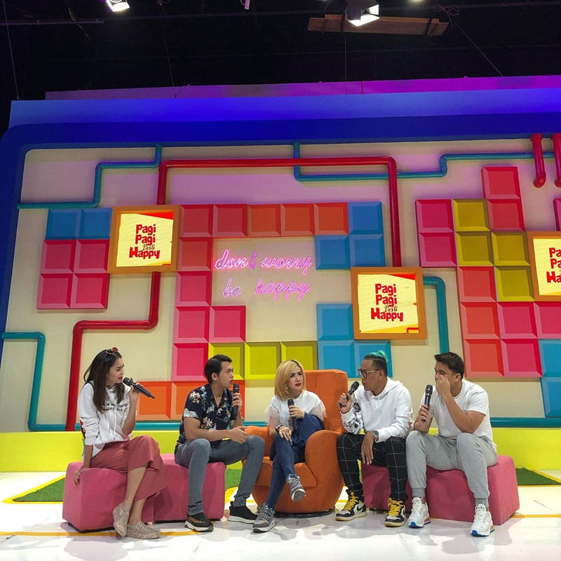 Irfan Sebastian dan Barbie Kumalasari saat menjadi bintang tami di acara Pagi Pagi Pasti Happy.