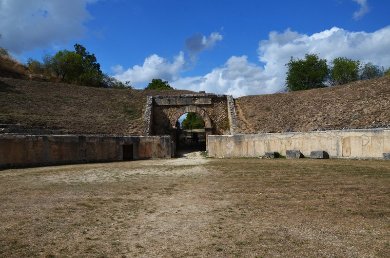 YACIMIENTO ARQUEOLOGICO DE ALBA FUCENS-15-9-2023 - Italia y sus pueblos-2018/2019/2023 (14)
