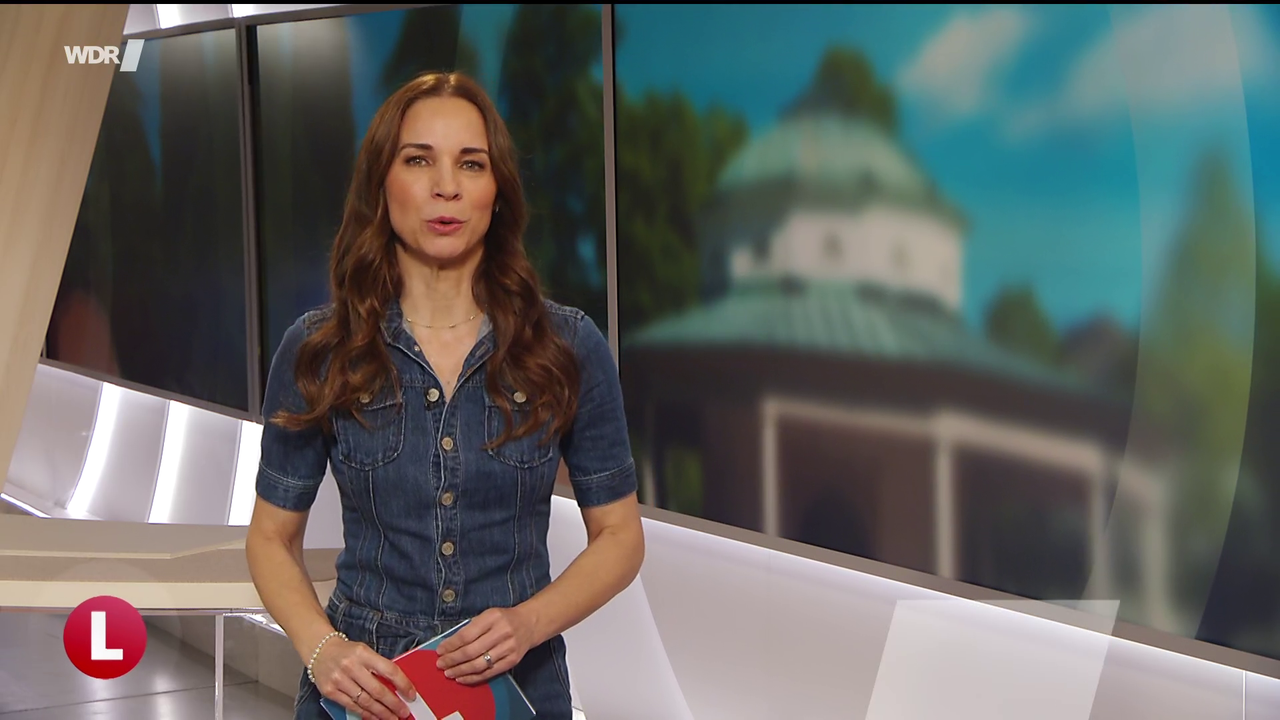 Kristina Sterz WDR Lokalzeit OWL 24 04 2026 90X Caps 08