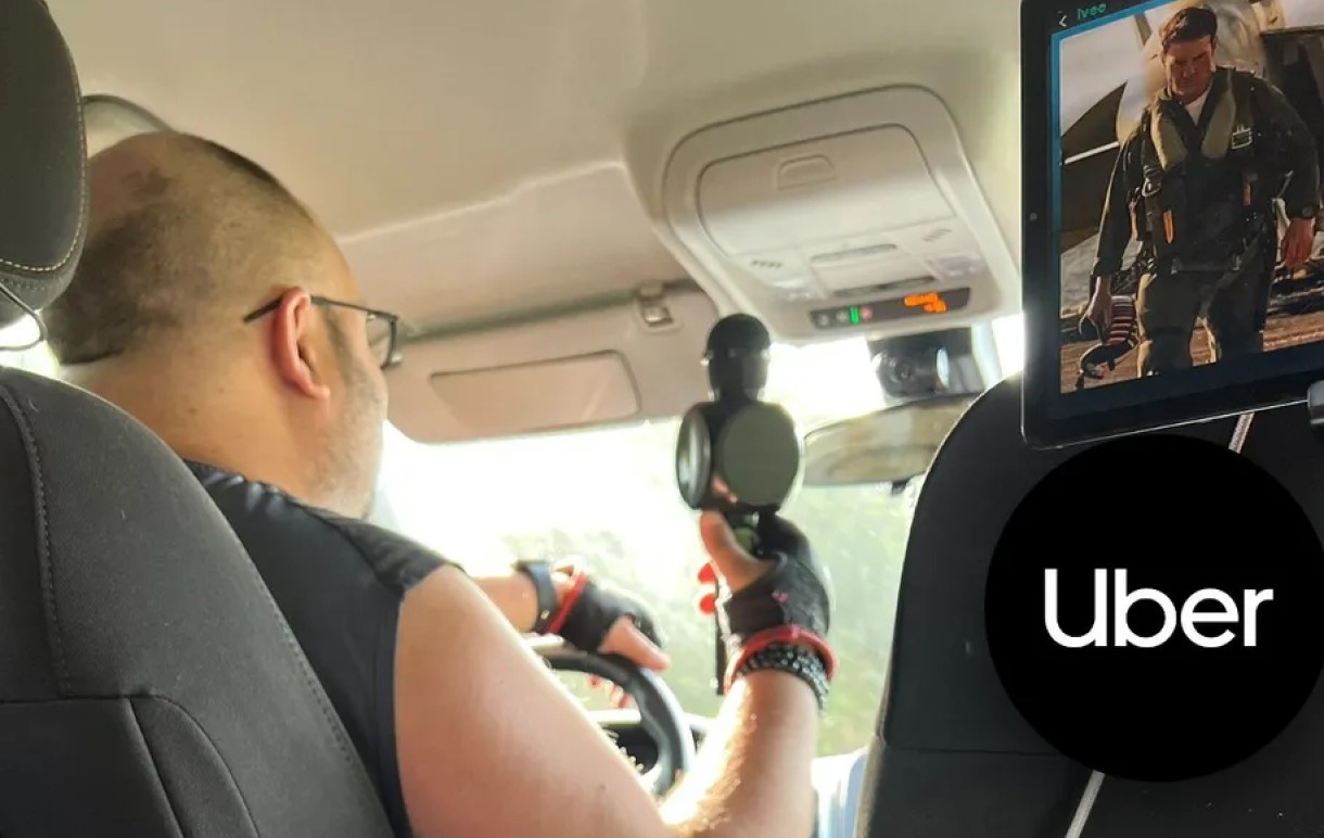 Conductor de Uber puso karaoke en su auto para hacer ameno el viaje