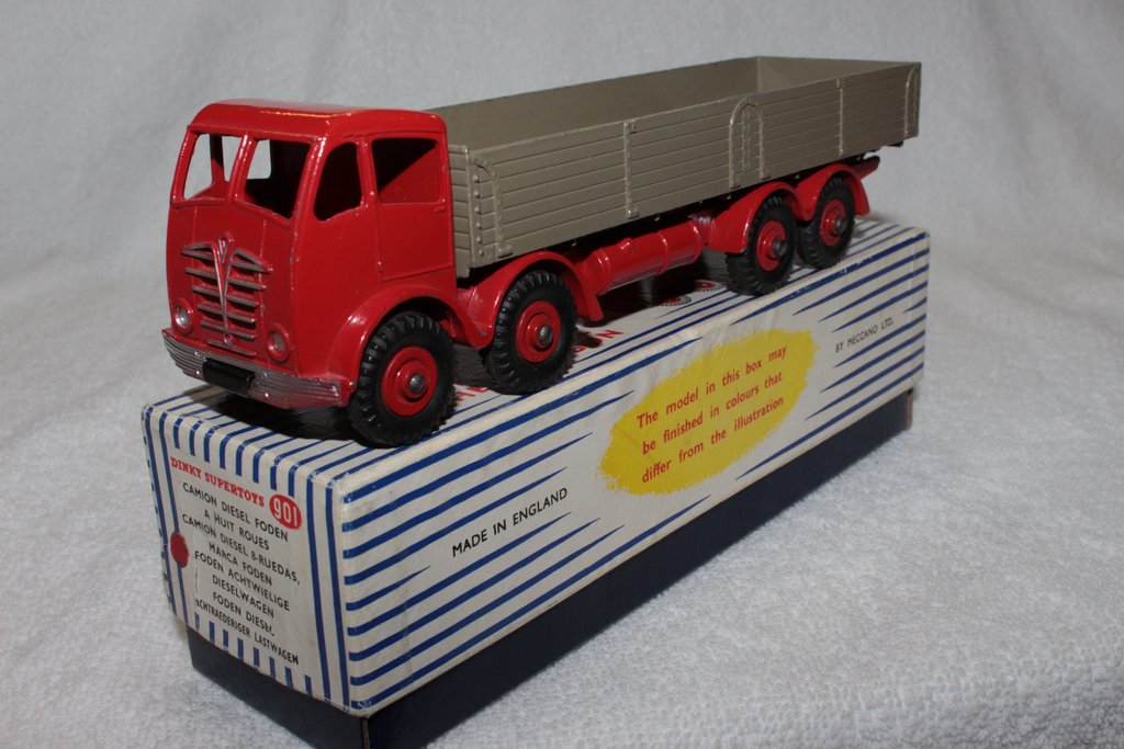 32_DT_501_901_Foden_Diesel_8-Wheel_Wagon