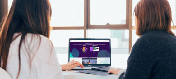 Moduly a příslušenství LittleBits rozložené