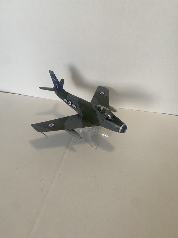 B1-B98590-25-BA-447-D-A2-E8-D2-D2-E1-F82