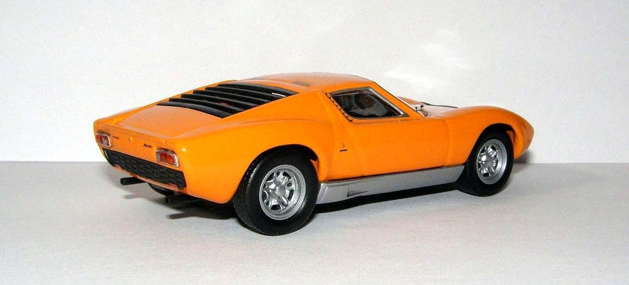 1971 Lamborghini Miura P400 SV (Leo Models) 2