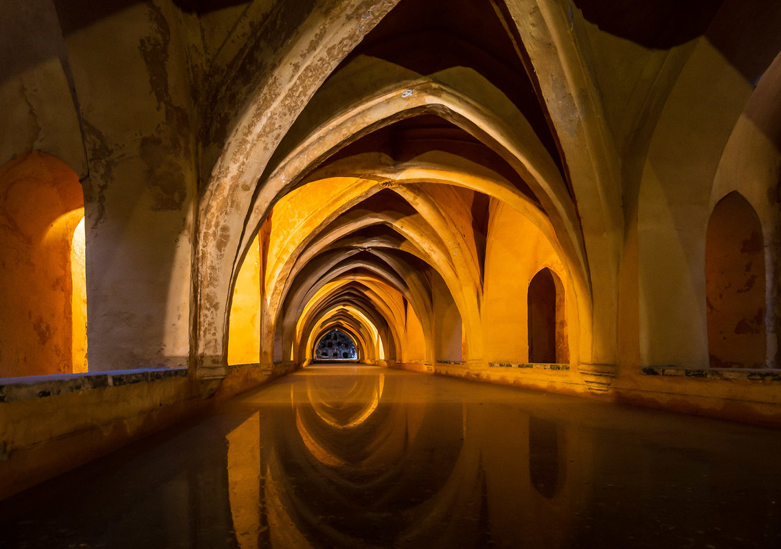 orangethebathroomsatalcazarseville.jpg