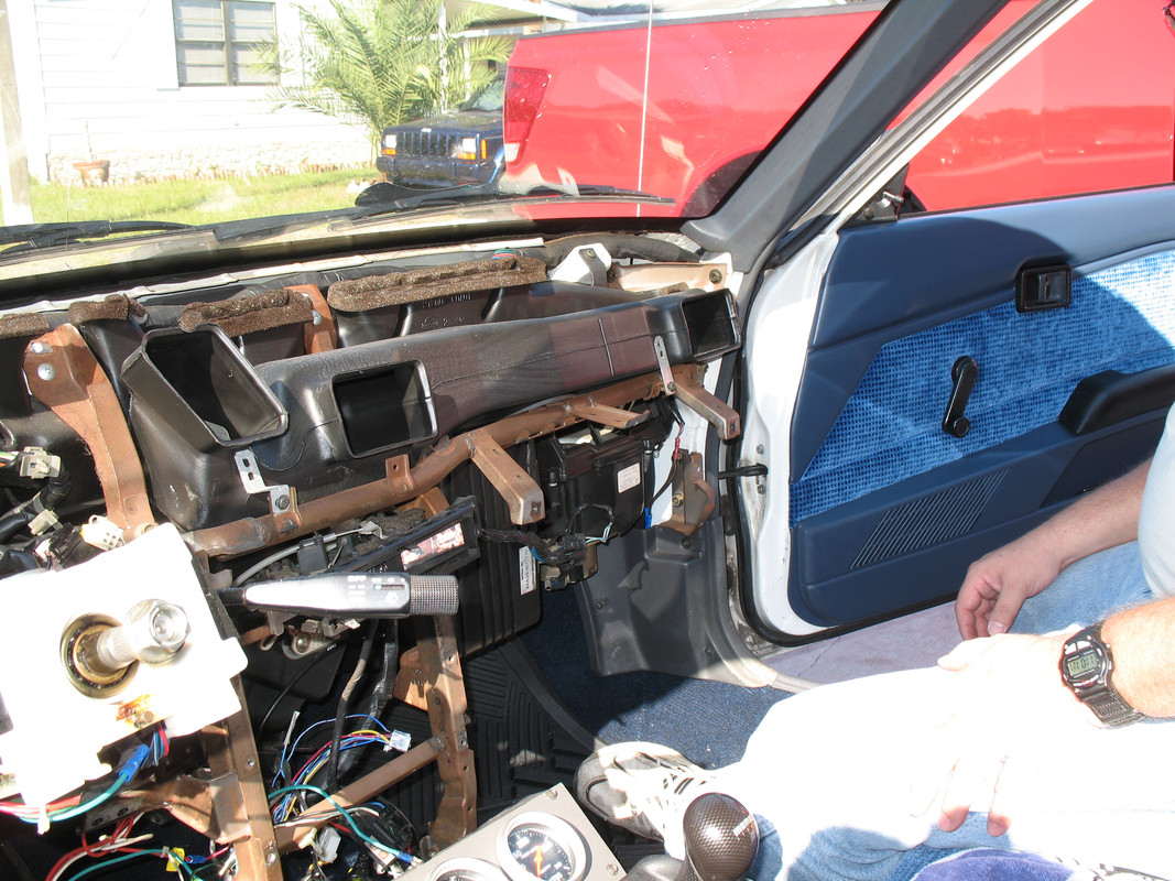 5 - tony's sentra dash removed pass side