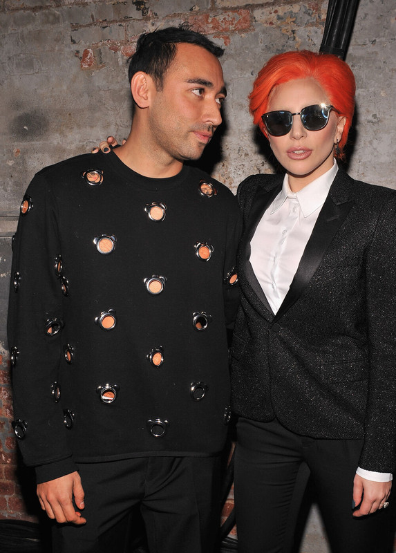 2-17-16-Backstage-at-Nicola-Formichetti-