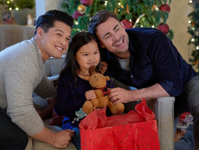 CHRISTMAS-ON-CHERRY-LANE-02