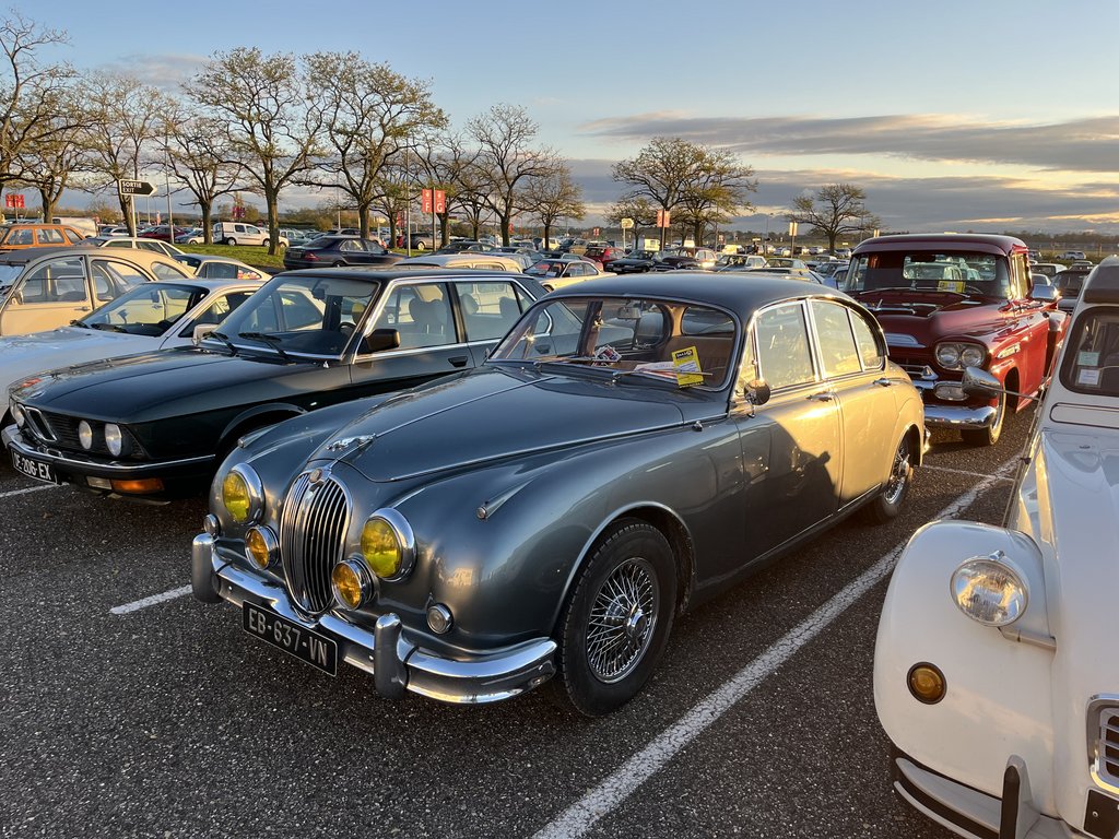 [Image: Jaguar-MK2-3-8-4.jpg]