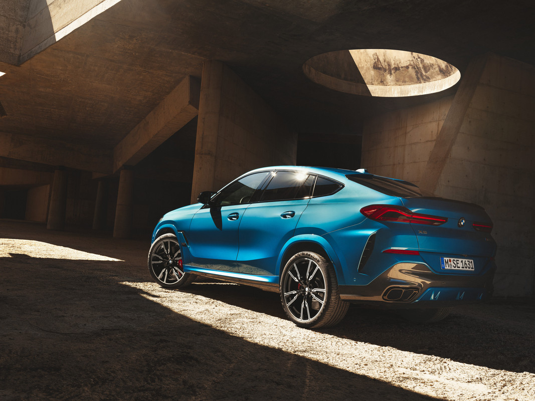 P90492407_highRes_the-new-bmw-x6-m60i-