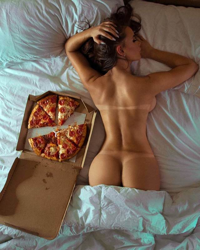 1665716109_38-vintic-name-p-naked-pizza-girl-erotika-vkontakte-41