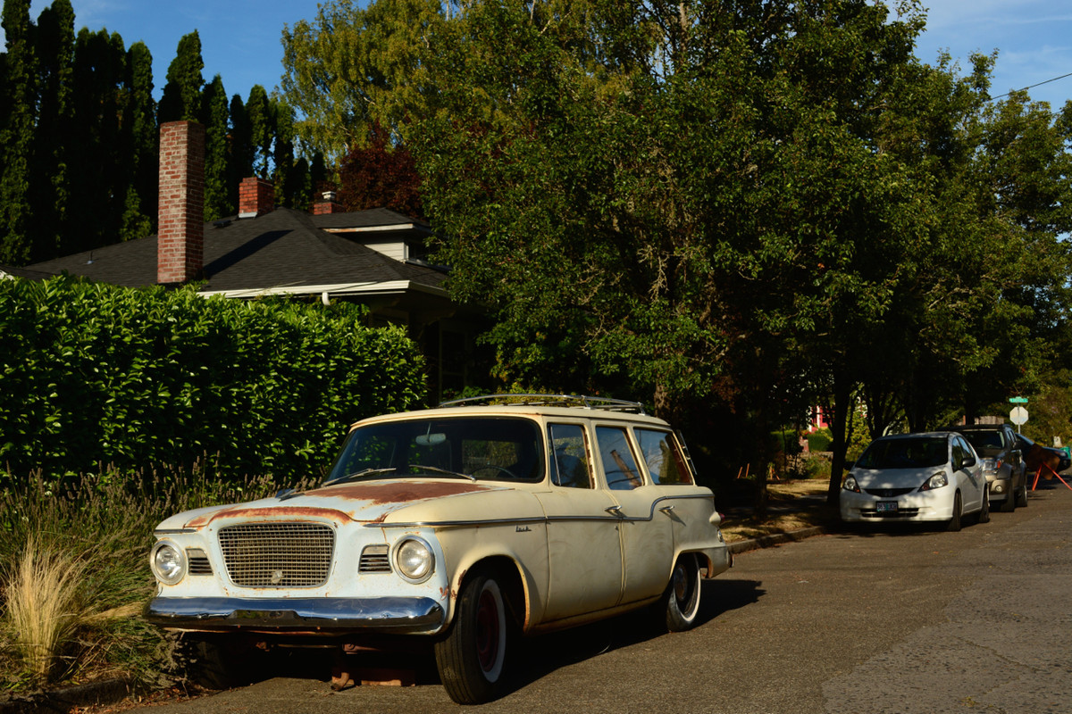 pour se rincer l'oeil - Page 12 1960-Studebaker-Lark-VIII-Station-Wagon-1